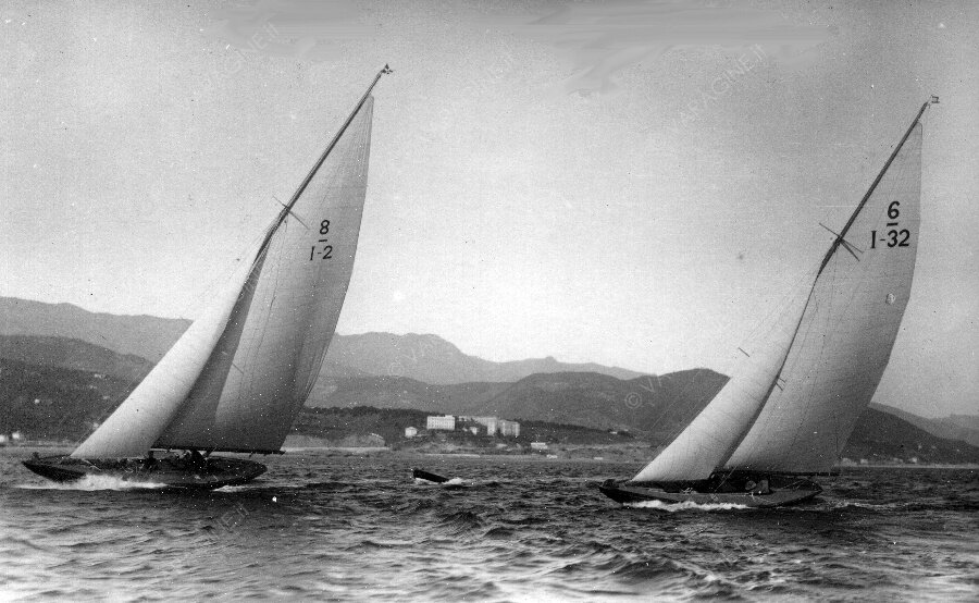 Anni 40 Da Sn 8 Metri S I In Regata Con Un 6 Mt S I Entrambi Realizzati Dai Cantieri Baglietto