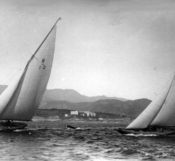 Anni 40 Da Sn 8 Metri S I In Regata Con Un 6 Mt S I Entrambi Realizzati Dai Cantieri Baglietto