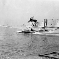 Un Idrovolante Appena Varato Dagli Scali Della Cives