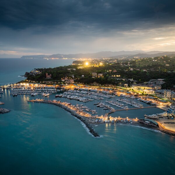 Vista Dal Mare Della Marina Di Varazze